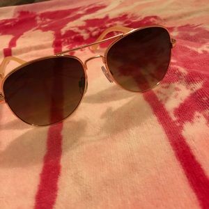 NWOT aviator sunglasses